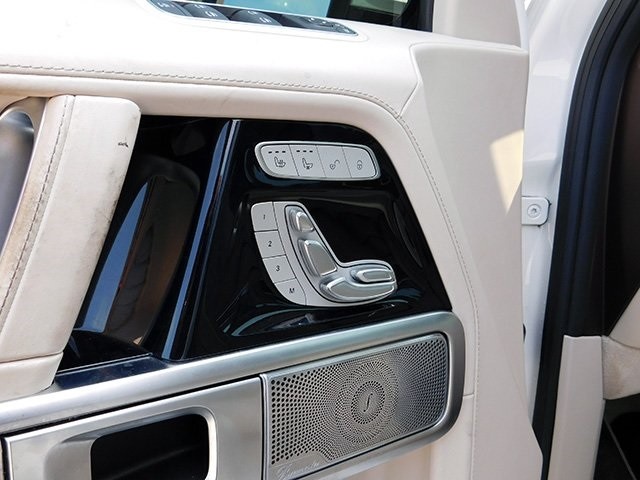 Mercedes-Benz G-Class Vehicle Image 17