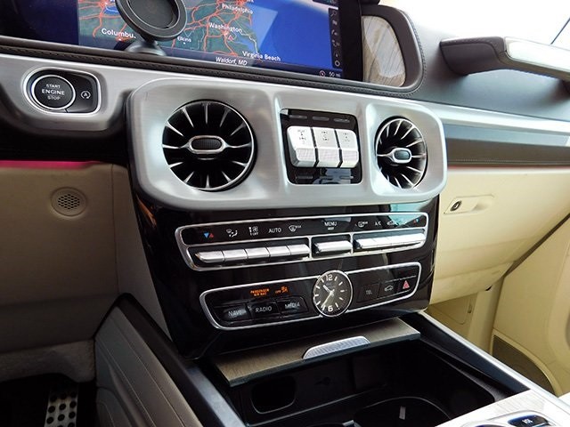 Mercedes-Benz G-Class Vehicle Image 20