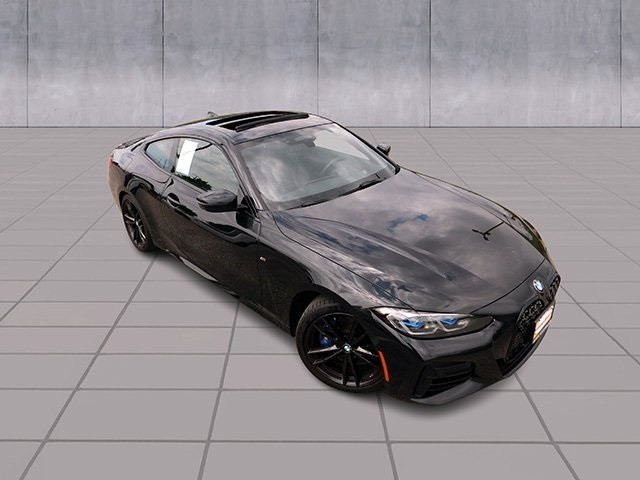 BMW 4 Series Vehicle Image 02