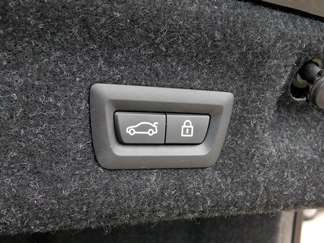 BMW 4 Series Vehicle Image 09
