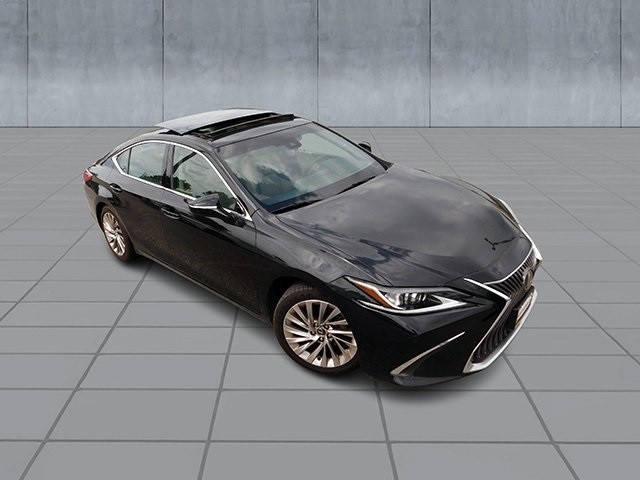 Lexus ES Vehicle Image 02