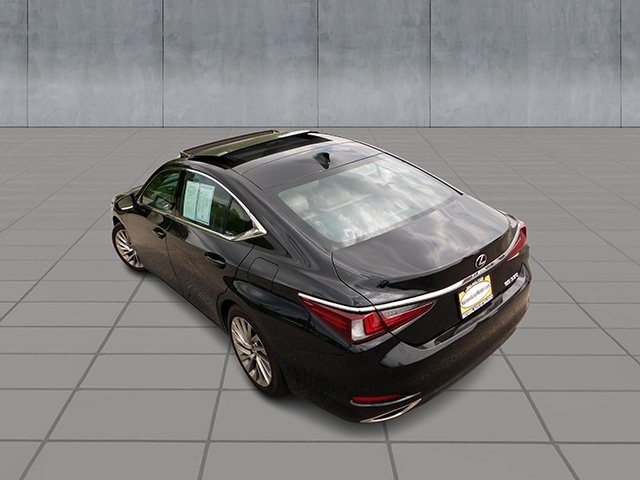 Lexus ES Vehicle Image 06