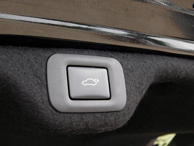 Lexus ES Vehicle Image 10