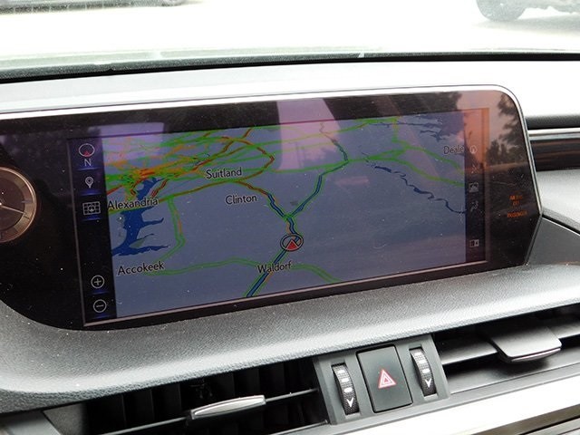 Lexus ES Vehicle Image 19