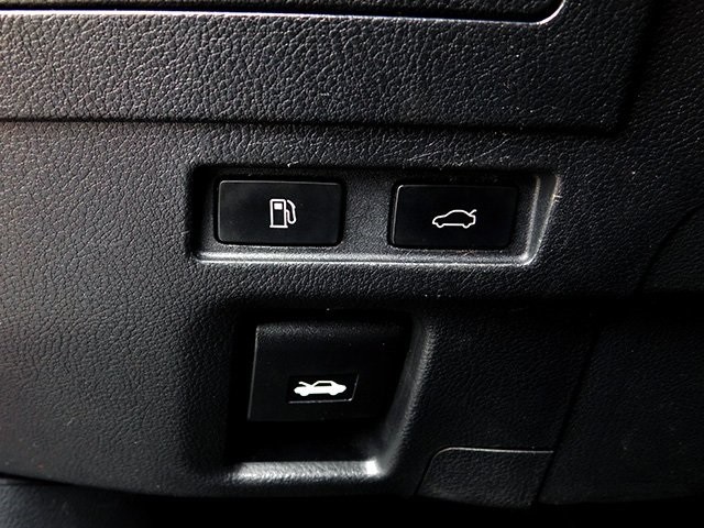 Lexus ES Vehicle Image 26