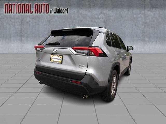 Toyota RAV4 Vehicle Image 02