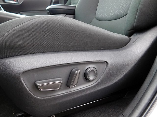 Toyota RAV4 Vehicle Image 13