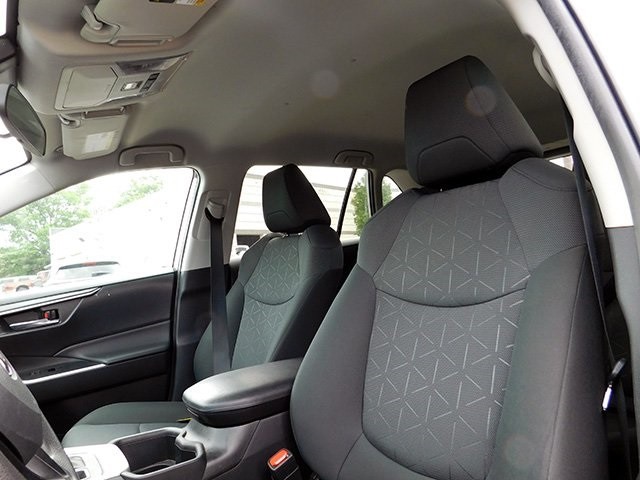 Toyota RAV4 Vehicle Image 14