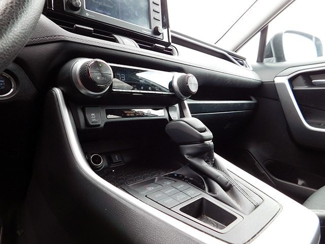 Toyota RAV4 Vehicle Image 17