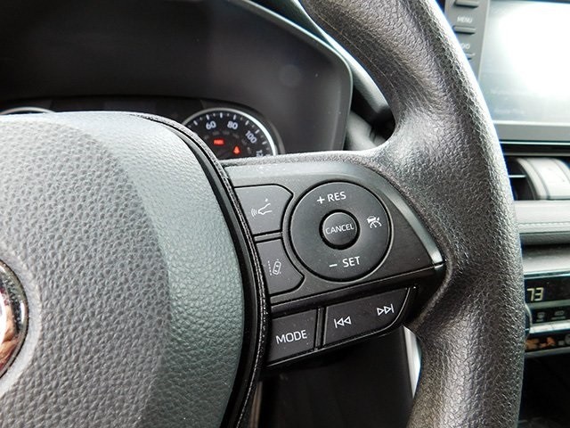 Toyota RAV4 Vehicle Image 18
