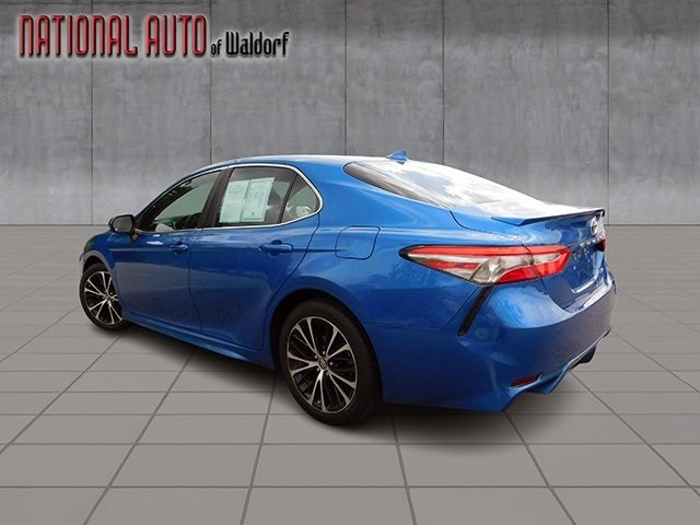 Toyota Camry Vehicle Image 04