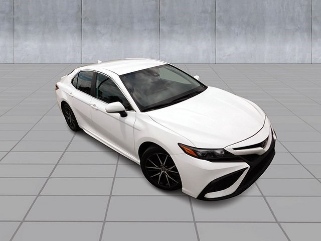 Toyota Camry Vehicle Image 02