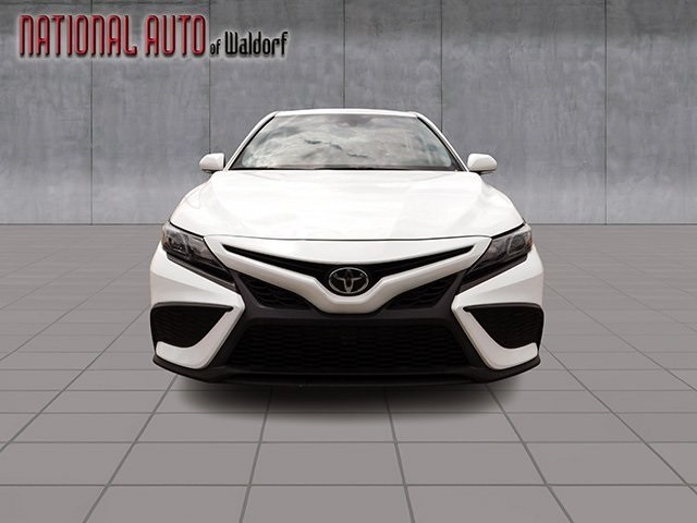 Toyota Camry Vehicle Image 03