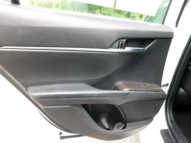 Toyota Camry Vehicle Image 09