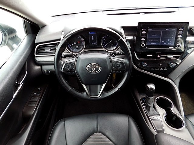 Toyota Camry Vehicle Image 10