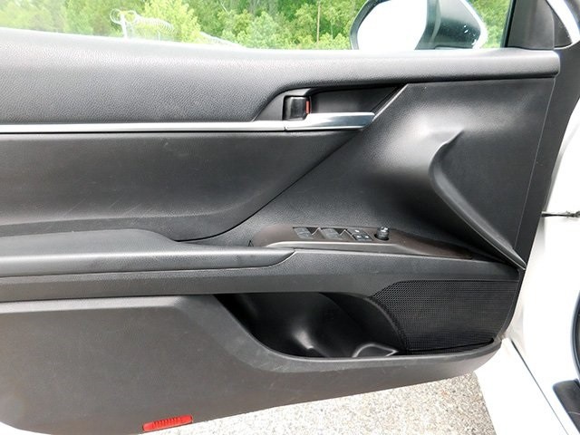 Toyota Camry Vehicle Image 11