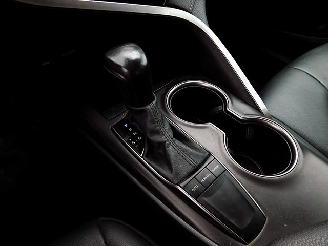 Toyota Camry Vehicle Image 16