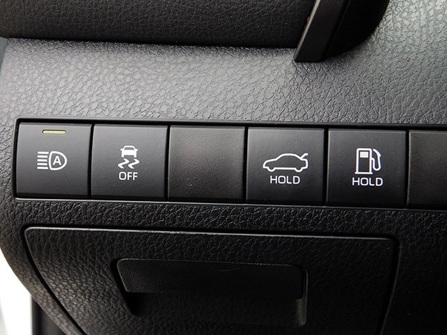 Toyota Camry Vehicle Image 20
