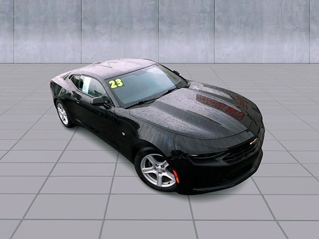Chevrolet Camaro Vehicle Image 02