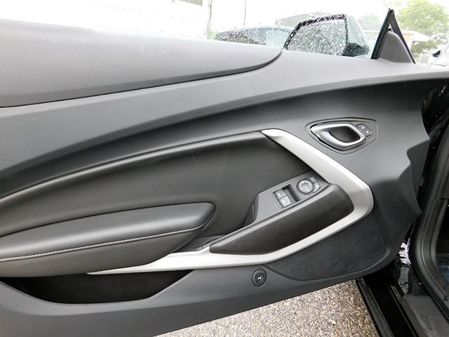 Chevrolet Camaro Vehicle Image 08