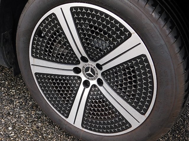 Mercedes-Benz EQE Vehicle Image 10