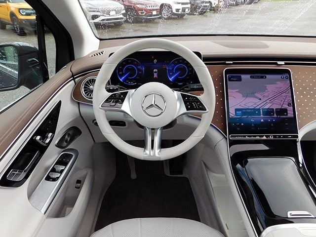 Mercedes-Benz EQE Vehicle Image 15