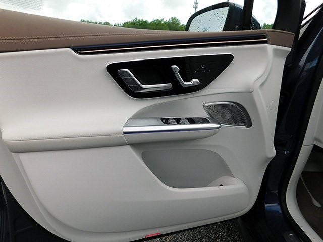 Mercedes-Benz EQE Vehicle Image 16