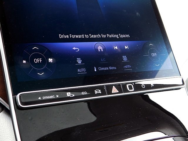 Mercedes-Benz EQE Vehicle Image 25