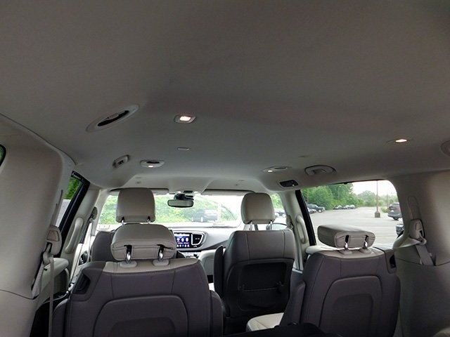 Chrysler Pacifica Vehicle Image 07