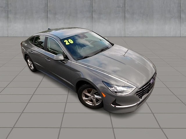 Hyundai Sonata Vehicle Image 02