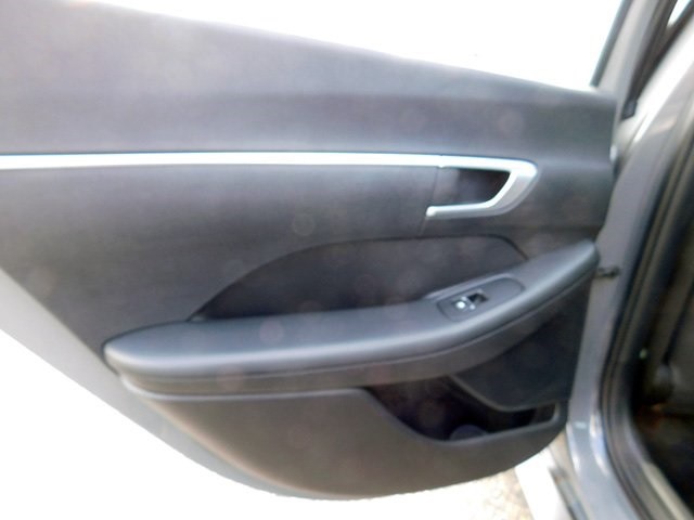 Hyundai Sonata Vehicle Image 08
