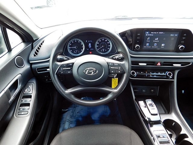 Hyundai Sonata Vehicle Image 10