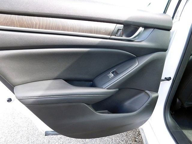 Honda Accord Sedan Vehicle Image 07
