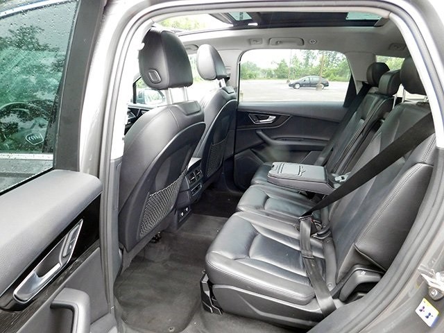Audi Q7 Vehicle Image 12