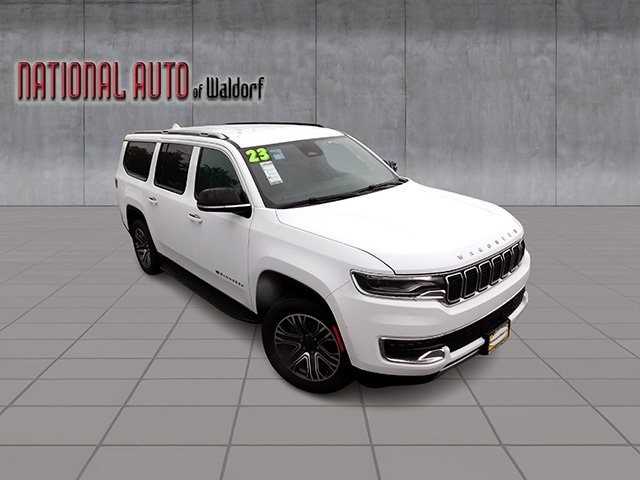 Jeep Wagoneer L Vehicle Image 02