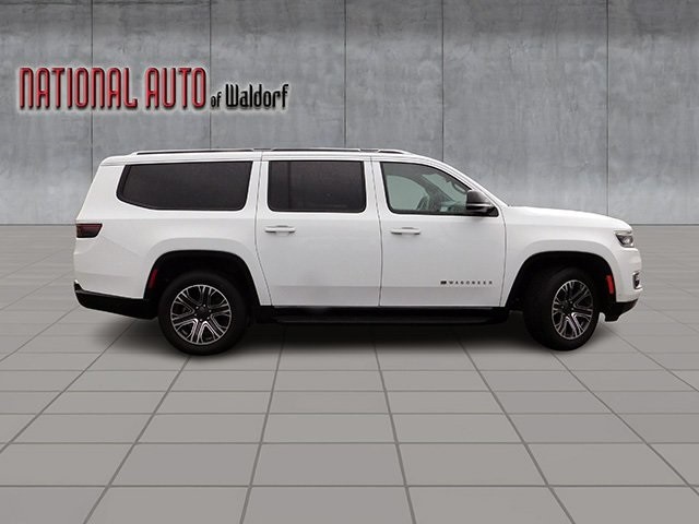 Jeep Wagoneer L Vehicle Image 04