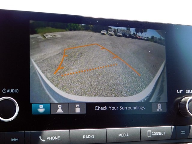 Honda CR-V Vehicle Image 17