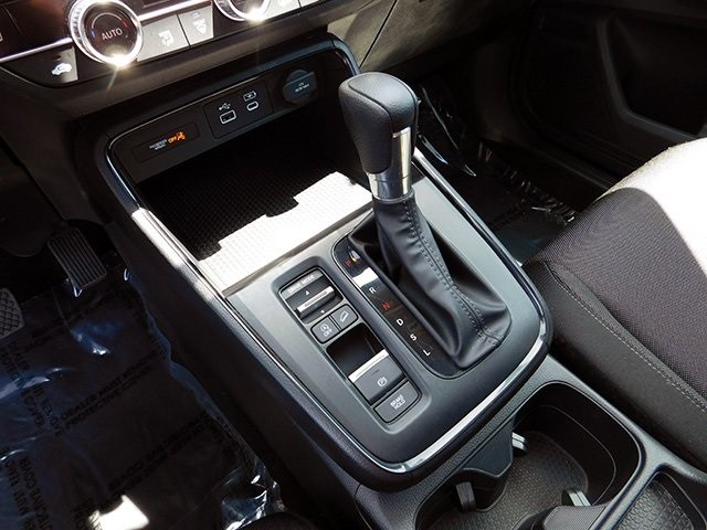 Honda CR-V Vehicle Image 18