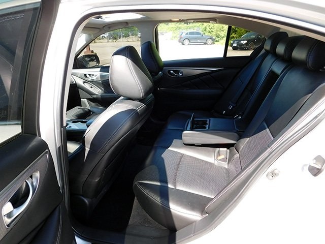INFINITI Q50 Vehicle Image 10