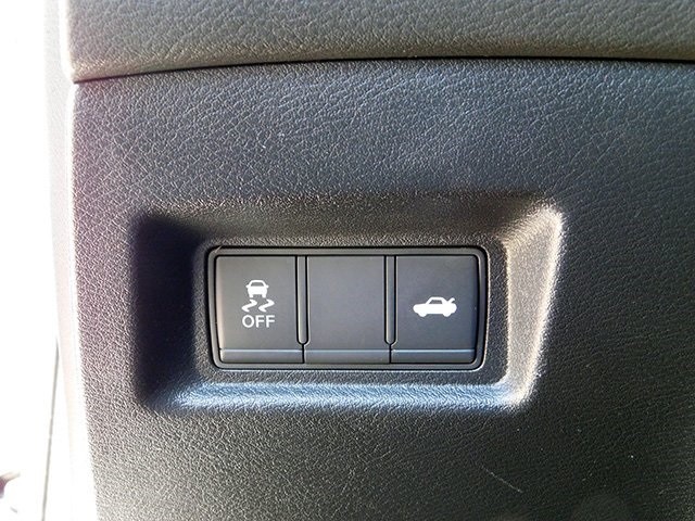 INFINITI Q50 Vehicle Image 22