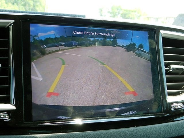 Chrysler Pacifica Vehicle Image 17