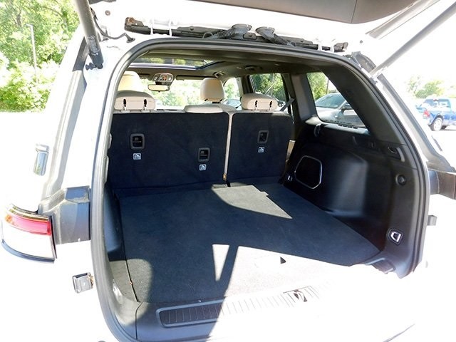 Jeep Grand Cherokee 4xe Vehicle Image 07