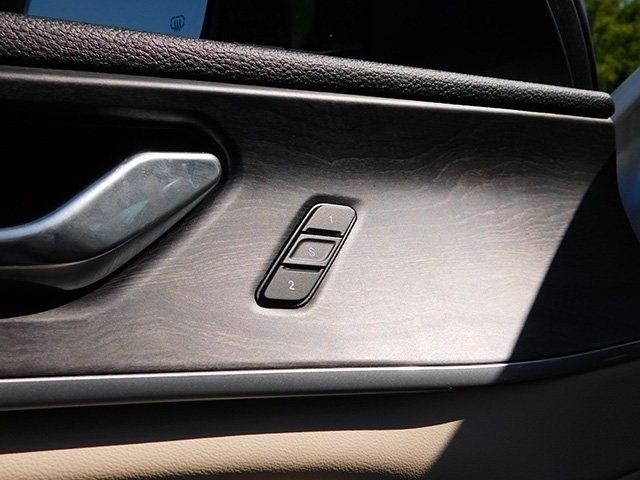 Jeep Grand Cherokee 4xe Vehicle Image 16