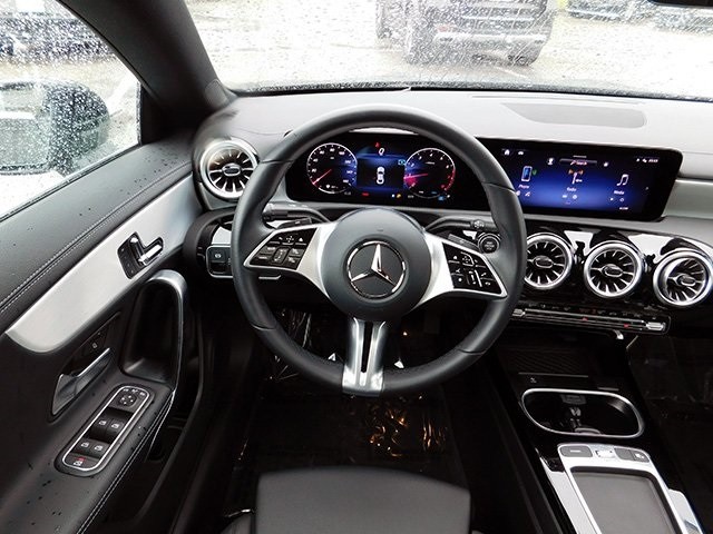 Mercedes-Benz CLA Vehicle Image 11