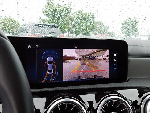 Mercedes-Benz CLA Vehicle Image 17