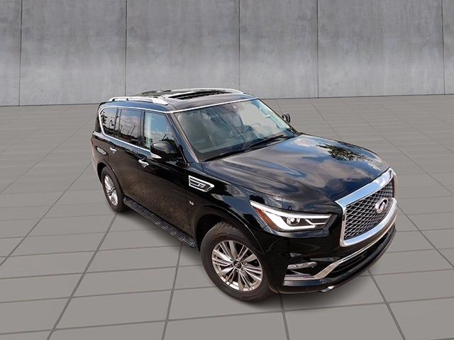 INFINITI QX80 Vehicle Image 02