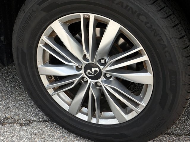 INFINITI QX80 Vehicle Image 10