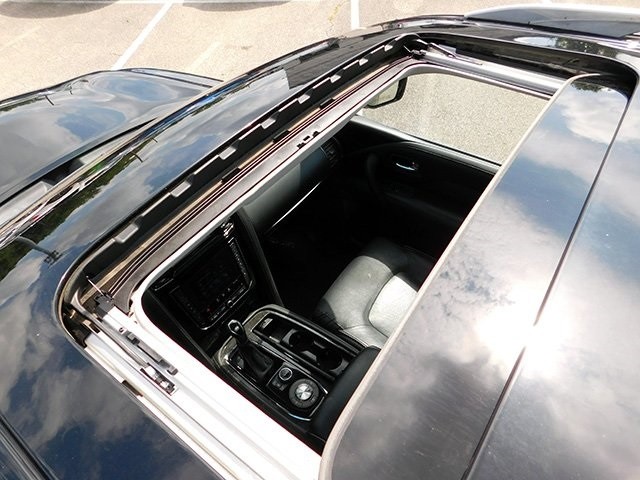 INFINITI QX80 Vehicle Image 11