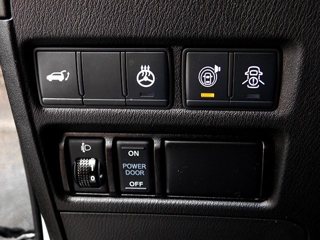 INFINITI QX80 Vehicle Image 25