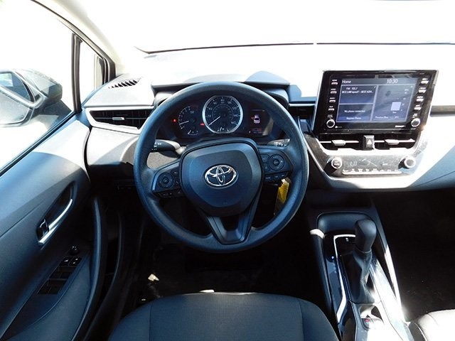 Toyota Corolla Vehicle Image 09